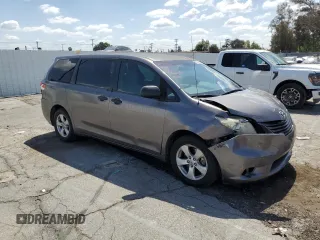 2014 Toyota Sienna L z VIN 5TDZK3DC0ES409479, wystawiony jako Copart lot #51643485 z przebiegiem 119 709 mil mil oraz Szkoda całkowita • Salvage title. Historia ofert i sprzedaży dostępna na DreamBid. Obrazek 4.