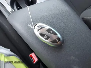 2024 Hyundai Elantra SEL z VIN KMHLS4DG3RU836490, wystawiony jako IAAI lot #42309437 z przebiegiem 7 679 mil mil oraz . Historia ofert i sprzedaży dostępna na DreamBid. Obrazek 11.