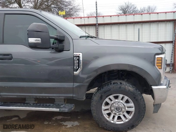 2019 Ford Super Duty F-250 SRW XL with VIN 1FT7W2B60KED51832, listed as a IAAI auction lot 41620118 with 76,348 mi miles. Bid and sale history available at carsss.com. Image 18.