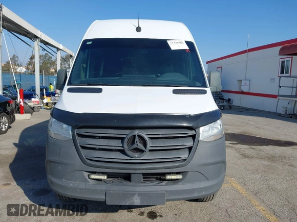 2020 Mercedes-Benz Sprinter Cargo Cargo with VIN W1W4EDHY8LP210706, listed as a IAAI auction lot 41448502 with 593,244 mi miles and . Bid and sale history available at DreamBid. Image 12.