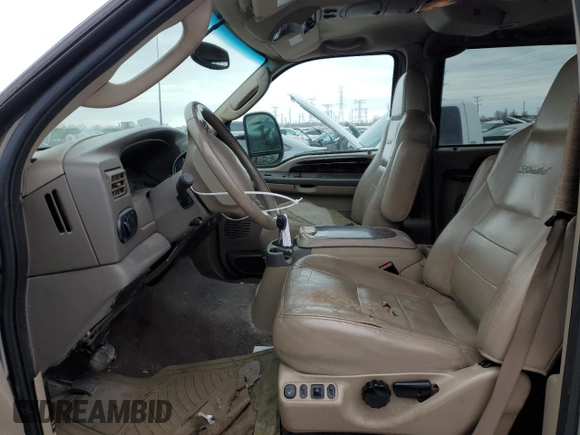 2003 Ford Excursion Limited z VIN 1FMNU43S53EA80400, wystawiony jako Copart lot #88481675 z przebiegiem 177 274 mil mil oraz Szkody całkowita. Historia ofert i sprzedaży dostępna na DreamBid. Obrazek 7.