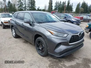 2022 Toyota Highlander L z VIN 5TDCZRBH2NS578180, wystawiony jako IAAI lot #41866342 z przebiegiem 59 034 mil mil oraz . Historia ofert i sprzedaży dostępna na DreamBid. Obrazek 1.