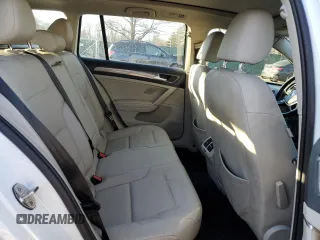 2018 Volkswagen Golf S z VIN 3VWH17AU3JM753947, wystawiony jako Copart lot #41790225 z przebiegiem 46 126 mil mil oraz Szkoda całkowita • Salvage title. Historia ofert i sprzedaży dostępna na DreamBid. Obrazek 10.