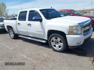 2007 Chevrolet Silverado 1500 LT w/1LT with VIN 3GCEC13J97G505483, listed as a IAAI auction lot 41911656 with 144,415 mi miles. Bid and sale history available at carsss.com. Image 1.