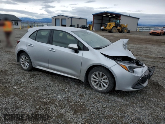 2024 Toyota Corolla Hatchback SE with VIN JTND4MBE5R3223342, listed as a Copart auction lot 58317264 with 31,798 mi miles and Salvage Title. Bid and sale history available at carsss.com. Image 4.