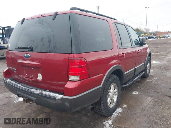 2005 Ford Expedition Special Service with VIN 1FMPU16505LA82177, listed as a IAAI auction lot 41162344 with 149,605 mi miles. Bid and sale history available at carsss.com. Image 4.