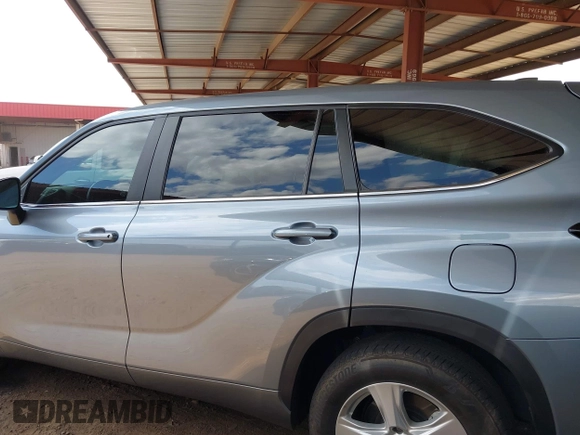 2024 Toyota Highlander LE with VIN 5TDKDRAH3RS051413, listed as a IAAI auction lot 42041267 with 33,210 mi miles and . Bid and sale history available at DreamBid. Image 14.