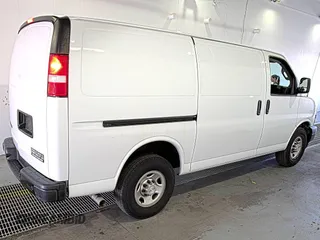 2021 Chevrolet Express Cargo with VIN 1GCWGAFP2M1303152, listed as a IAAI auction lot 42672934 with 68,671 mi miles and . Bid and sale history available at DreamBid. Image 11.