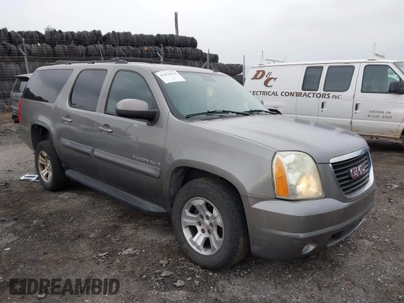 2007 GMC Yukon XL SLT with VIN 1GKFK16367J222143, listed as a IAAI auction lot 41676370 with 211,565 mi miles. Bid and sale history available at carsss.com. Image 1.