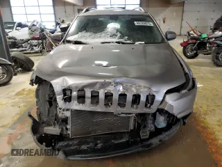 2020 Jeep Cherokee Latitude with VIN 1C4PJMCB2LD651255, listed as a Copart auction lot 88326875 with 120,622 mi miles and Non Repairable. Bid and sale history available at carsss.com. Image 5.