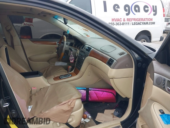 2005 Lexus ES 330 with VIN JTHBA30G755108113, listed as a IAAI auction lot 41831539 with 237,890 mi miles. Bid and sale history available at carsss.com. Image 5.