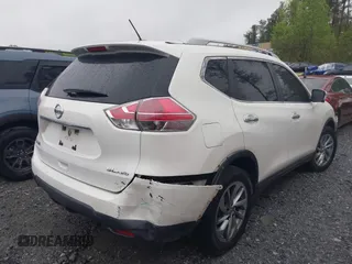 2015 Nissan Rogue SL with VIN 5N1AT2MVXFC760372, listed as a IAAI auction lot 41970884 with 196,344 mi miles. Bid and sale history available at carsss.com. Image 4.