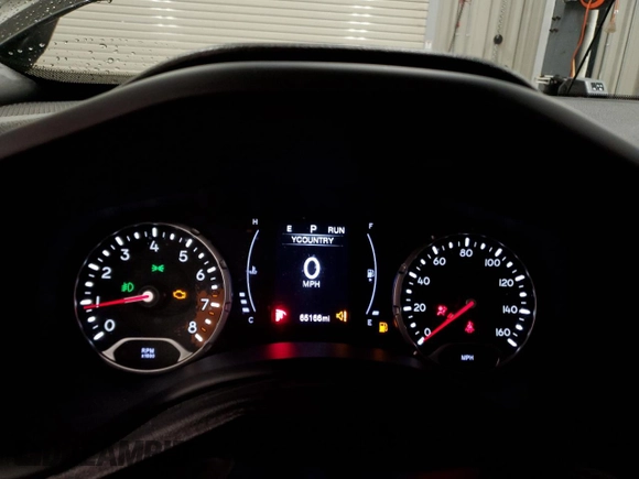 2018 Jeep Renegade Latitude z VIN ZACCJBBB8JPH66347, wystawiony jako Copart lot #55725035 z przebiegiem 65 166 mil mil oraz Szkoda całkowita • Salvage title. Historia ofert i sprzedaży dostępna na DreamBid. Obrazek 9.