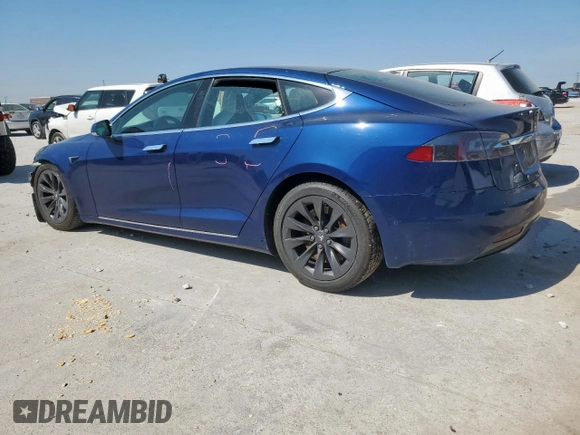 2019 Tesla Model S 75D z VIN 5YJSA1E2XKF339553, wystawiony jako Copart lot #52407075 z przebiegiem 121 491 mil mil oraz Szkoda całkowita • Salvage title. Historia ofert i sprzedaży dostępna na DreamBid. Obrazek 2.