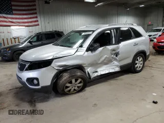 2013 Kia Sorento LX z VIN 5XYKT3A6XDG322066, wystawiony jako Copart lot #60558925 z przebiegiem 177 711 mil mil oraz Nie do naprawy • Non repairable. Historia ofert i sprzedaży dostępna na DreamBid. Obrazek 1.