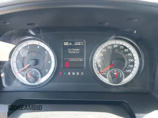 2017 Ram 1500 SLT z VIN 1C6RR7GG5HS583441, wystawiony jako IAAI lot #42391078 z przebiegiem 129 043 mil mil oraz . Historia ofert i sprzedaży dostępna na DreamBid. Obrazek 7.