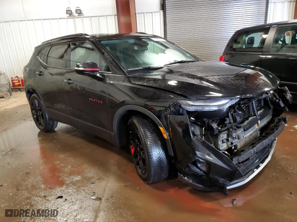 2022 Chevrolet Blazer LT with VIN 3GNKBDRS8NS215986, listed as a Copart auction lot 42054755 with 67,988 mi miles and Salvage Title. Bid and sale history available at carsss.com. Image 4.