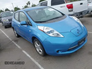 2012 Nissan LEAF SL with VIN JN1AZ0CP0CT024663, listed as a IAAI auction lot 42136940 with 39,101 mi miles. Bid and sale history available at carsss.com. Image 1.