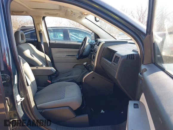 2007 Jeep Compass Sport with VIN 1J8FF47WX7D193781, listed as a IAAI auction lot 41348538 with 193,365 mi miles. Bid and sale history available at carsss.com. Image 5.