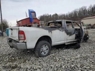 2022 Ram 2500 Tradesman with VIN 3C6UR5HJ2NG371740, listed as a Copart auction lot 44186795 with 0 mi miles and Salvage Title. Bid and sale history available at carsss.com. Image 3.