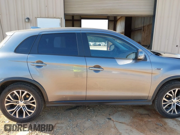 2018 Mitsubishi Outlander SE with VIN JA4AR3AW4JU006449, listed as a IAAI auction lot 42159454 with 84,336 mi miles and . Bid and sale history available at DreamBid. Image 13.