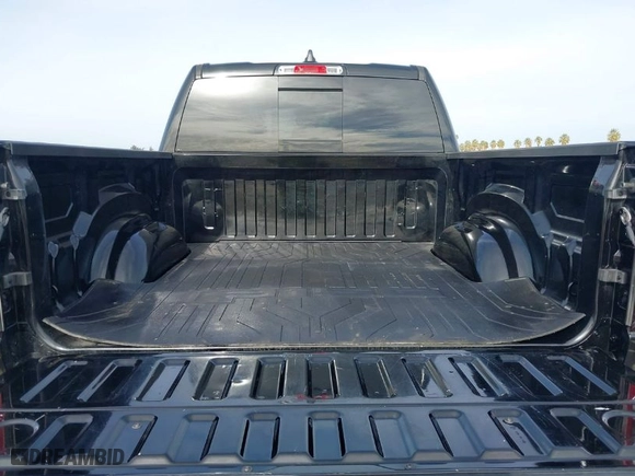 2021 Ram 1500 TRX with VIN 1C6SRFU98MN703355, listed as a IAAI auction lot 40913103 with 27,200 mi miles. Bid and sale history available at carsss.com. Image 18.