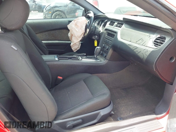 2014 Ford Mustang V6 с VIN 1ZVBP8AM8E5206985, выставлен на аукционе IAAI как лот 42155843 с пробегом 110 363 миль миль и . История ставок и продаж доступна на DreamBid. Изображение 5.