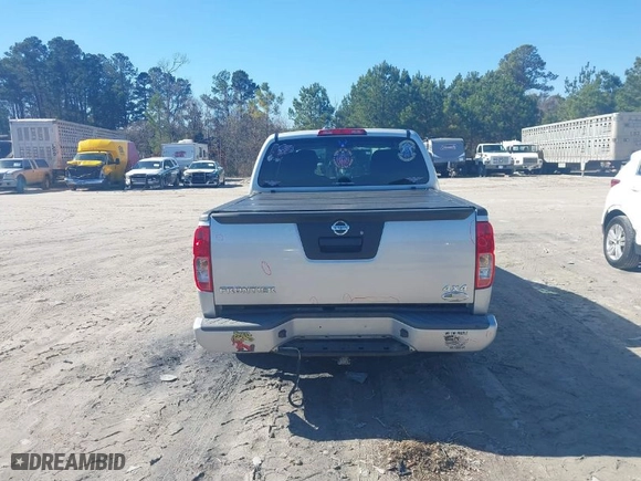 2018 Nissan Frontier PRO-4X with VIN 1N6AD0EV4JN701719, listed as a IAAI auction lot 41585315 with NaN miles. Bid and sale history available at carsss.com. Image 16.