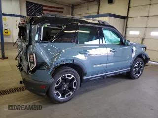 2022 Ford Bronco Sport Outer Banks z VIN 3FMCR9C60NRE06595, wystawiony jako Copart lot #49254795 z przebiegiem 20 947 mil mil oraz Szkoda całkowita • Salvage title. Historia ofert i sprzedaży dostępna na DreamBid. Obrazek 3.