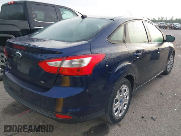 2012 Ford Focus SE z VIN 1FAHP3F24CL102600, wystawiony jako IAAI lot #42169855 z przebiegiem 91 905 mil mil oraz . Historia ofert i sprzedaży dostępna na DreamBid. Obrazek 4.