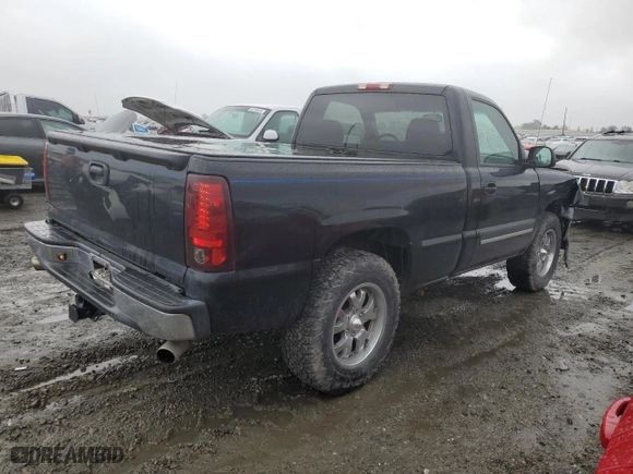 2005 Chevrolet Silverado 1500 Z71 with VIN 1GCEK14T55Z102181, listed as a Copart auction lot 48733425 with 133,768 mi miles and Salvage Title. Bid and sale history available at carsss.com. Image 3.