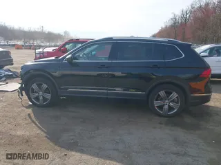 2020 Volkswagen Tiguan SE with VIN 3VV2B7AXXLM076870, listed as a IAAI auction lot 41811623 with 37,064 mi miles. Bid and sale history available at carsss.com. Image 15.
