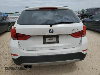 2014 BMW X1 xDrive28i z VIN WBAVL1C56EVY10542, wystawiony jako Copart lot #53116555 z przebiegiem 109 473 mil mil oraz Czysty tytuł • Clean title. Historia ofert i sprzedaży dostępna na DreamBid. Obrazek 6.