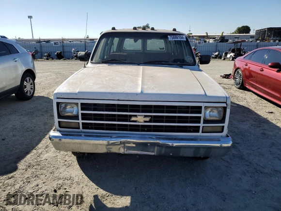 1990 Chevrolet Suburban with VIN 1GNER16K4LF170705, listed as a Copart auction lot 75886154 with 223,077 mi miles and Clean Title. Bid and sale history available at carsss.com. Image 5.