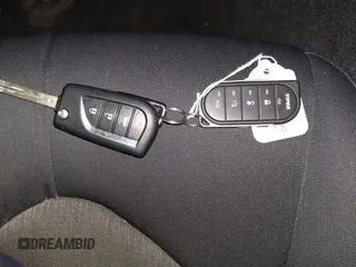 2019 Toyota Camry LE z VIN 4T1B11HK5KU814007, wystawiony jako IAAI lot #42099677 z przebiegiem 91 779 mil mil oraz . Historia ofert i sprzedaży dostępna na DreamBid. Obrazek 11.