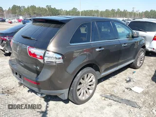 2011 Lincoln MKX with VIN 2LMDJ6JK1BBJ11840, listed as a IAAI auction lot 41769107 with 202,313 mi miles. Bid and sale history available at carsss.com. Image 4.