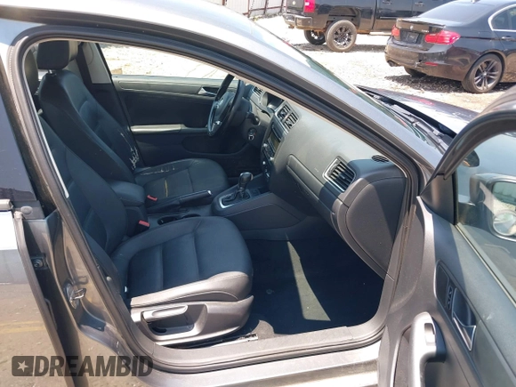 2011 Volkswagen Jetta SE with VIN 3VWDZ7AJ0BM012959, listed as a IAAI auction lot 42455475 with 128,220 mi miles and . Bid and sale history available at DreamBid. Image 5.