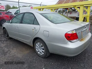 2006 Toyota Camry STD with VIN 4T1BE32K26U670270, listed as a IAAI auction lot 42185538 with 203,431 mi miles. Bid and sale history available at carsss.com. Image 3.