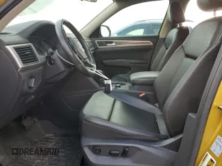 2018 Volkswagen Atlas SE z VIN 1V2LR2CA8JC527947, wystawiony jako Copart lot #54258935 z przebiegiem 126 541 mil mil oraz Szkoda całkowita • Salvage title. Historia ofert i sprzedaży dostępna na DreamBid. Obrazek 7.
