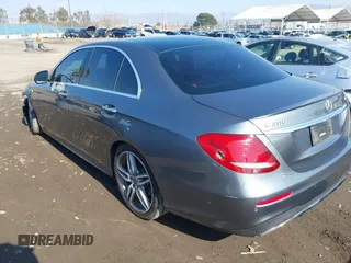 2018 Mercedes-Benz E-Class E 300 with VIN WDDZF4JB0JA293915, listed as a IAAI auction lot 41425810 with 100,232 mi miles. Bid and sale history available at carsss.com. Image 3.