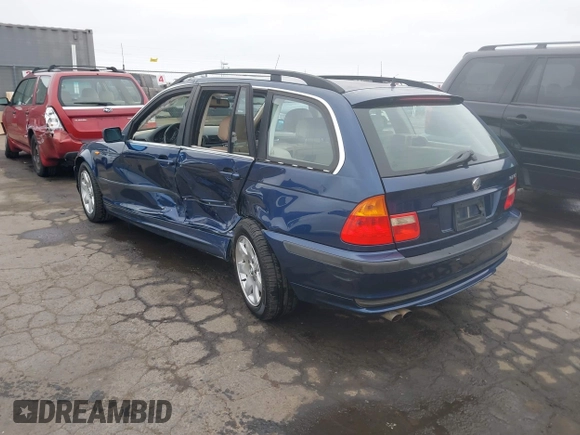 2004 BMW 3 Series 325i with VIN WBAEN33464PC13314, listed as a IAAI auction lot 42110516 with 195,498 mi miles and . Bid and sale history available at carsss.com. Image 3.