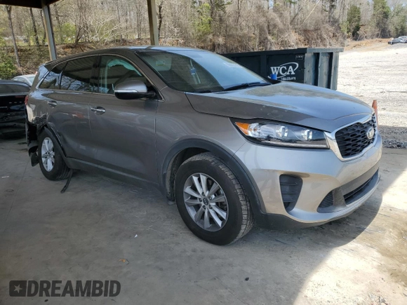 2019 Kia Sorento L z VIN 5XYPG4A32KG479030, wystawiony jako Copart lot #50903745 z przebiegiem 154 418 mil mil oraz Szkoda całkowita • Salvage title. Historia ofert i sprzedaży dostępna na DreamBid. Obrazek 4.