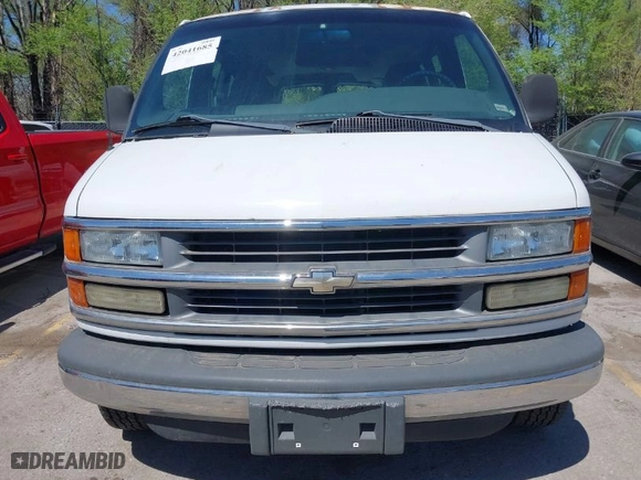 2002 Chevrolet Express Van with VIN 1GAHG39R721197305, listed as a IAAI auction lot 42041685 with 119,605 mi miles. Bid and sale history available at carsss.com. Image 6.