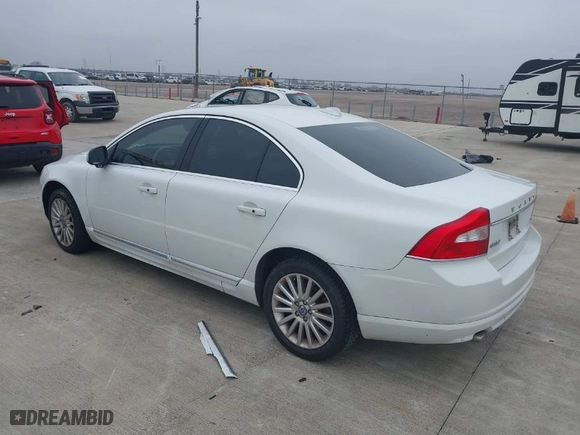 2012 Volvo S80 3.2L with VIN YV1952AS7C1162821, listed as a IAAI auction lot 41427274 with 114507 miles. Bid and sale history available at carsss.com. Image 3.
