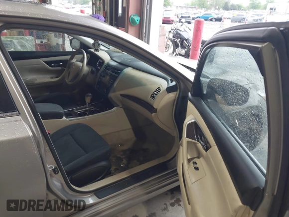 2013 Nissan Altima S with VIN 1N4AL3APXDC210446, listed as a IAAI auction lot 41973949 with 258,640 mi miles and . Bid and sale history available at DreamBid. Image 5.