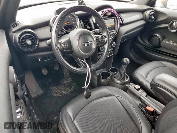 2019 MINI Convertible Cooper с VIN WMWWG5C5XK3E22725, выставлен на аукционе Copart как лот 54779825 с пробегом 43 586 миль миль и Списание • Salvage title. История ставок и продаж доступна на DreamBid. Изображение 8.