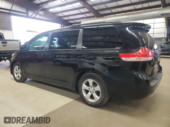 2014 Toyota Sienna LE AAS z VIN 5TDKK3DC9ES524468, wystawiony jako Copart lot #58170535 z przebiegiem 228 172 mil mil oraz Czysty tytuł • Clean title. Historia ofert i sprzedaży dostępna na DreamBid. Obrazek 2.