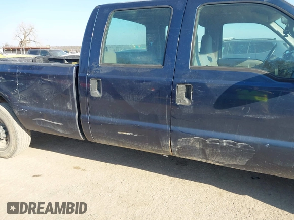 2001 Ford F-350 XL with VIN 1FTSW30L71ED05678, listed as a IAAI auction lot 41634563 with 176,765 mi miles and . Bid and sale history available at DreamBid. Image 6.