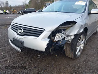 2008 Nissan Altima 3.5 SE with VIN 1N4BL21E88N454376, listed as a IAAI auction lot 41919342 with 243,006 mi miles. Bid and sale history available at carsss.com. Image 6.