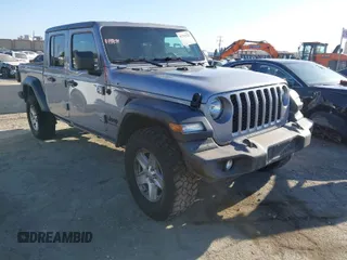2020 Jeep Gladiator Sport S with VIN 1C6HJTAG5LL176470, listed as a IAAI auction lot 41781822 with 80,890 mi miles. Bid and sale history available at carsss.com. Image 1.